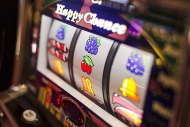 idamantoto platform interface showing slot games, live dealer tables, and sportsbook markets