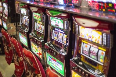 Dragon Tiger card rankings and payout table displayed on idamantoto interface